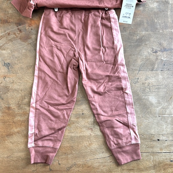 Carter’s 2 Piece Set 2T - Picture 4 of 4